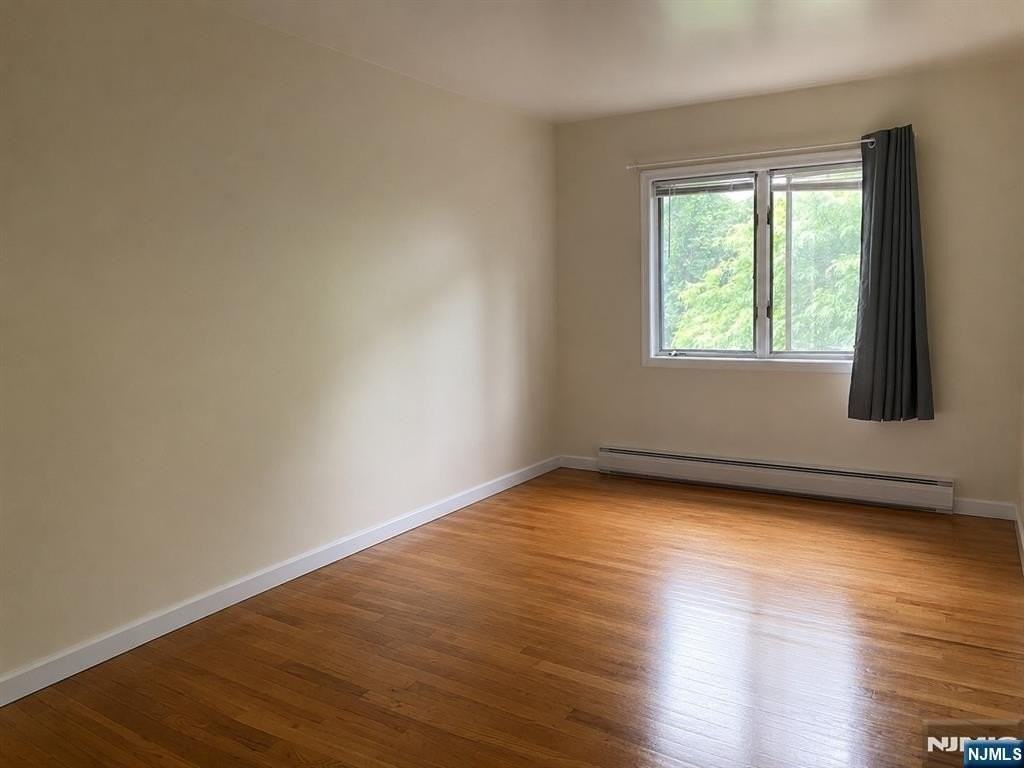 112 Hawthorne Ave - Photo 6 of 8