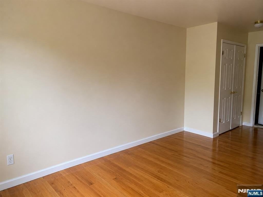 112 Hawthorne Ave - Photo 7 of 8