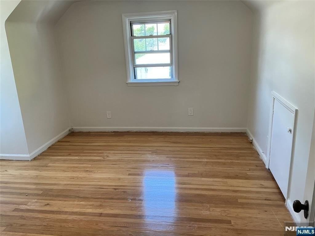 226 Livingston St - Photo 3 of 12