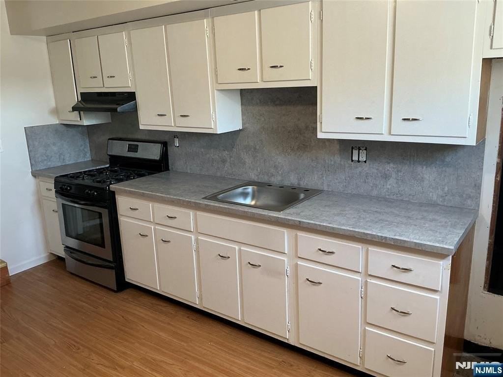 226 Livingston St - Photo 7 of 12