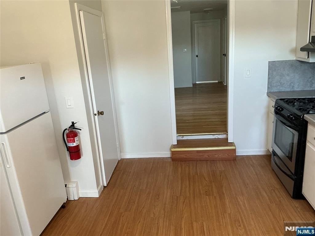 226 Livingston St - Photo 7 of 11