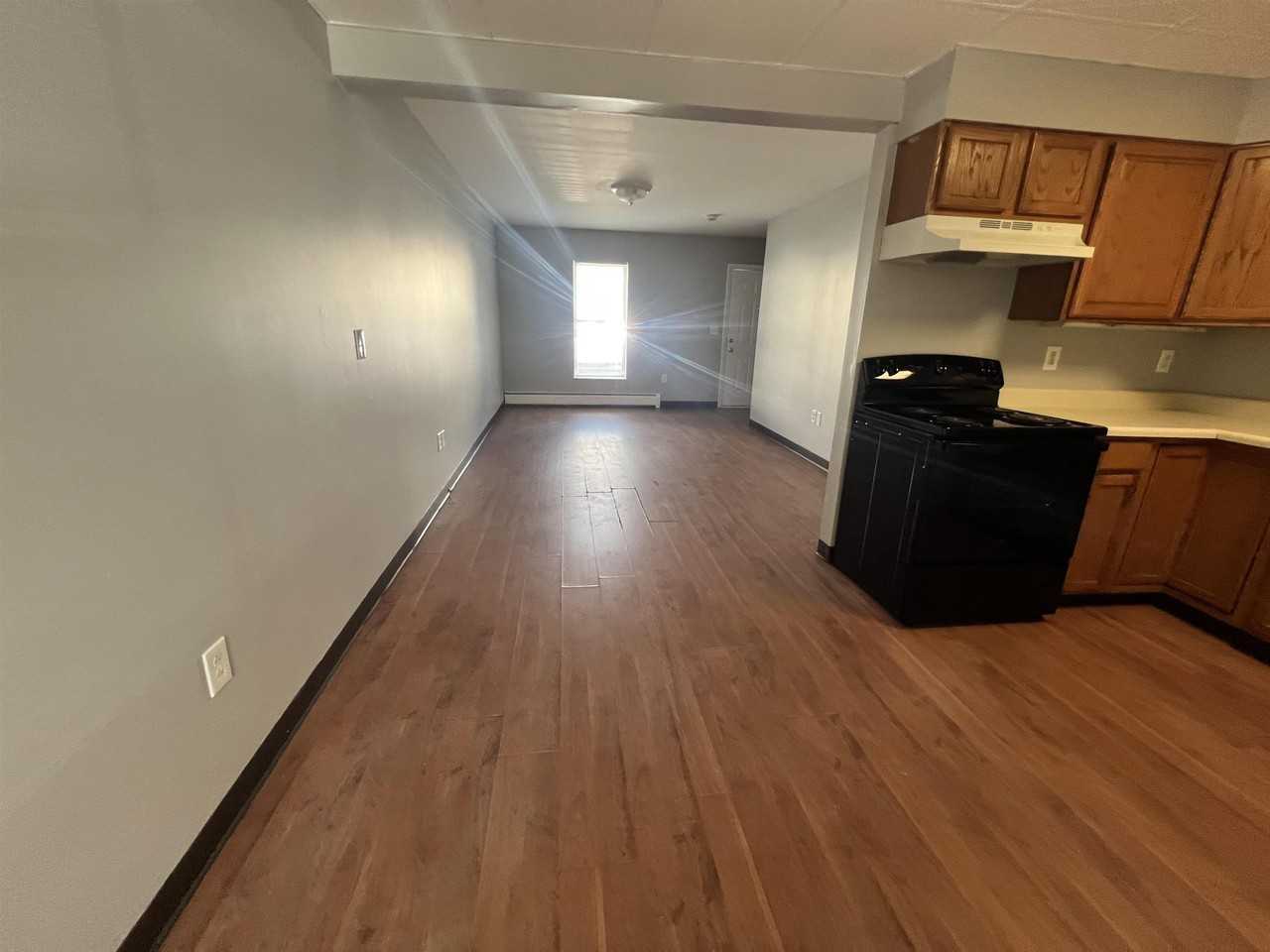 18 Main St #4 - Photo 3 of 17
