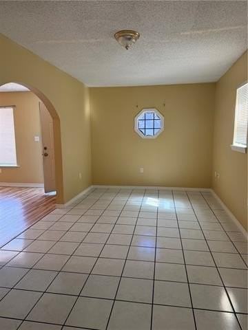 9411 Dinkins St - Photo 3 of 10