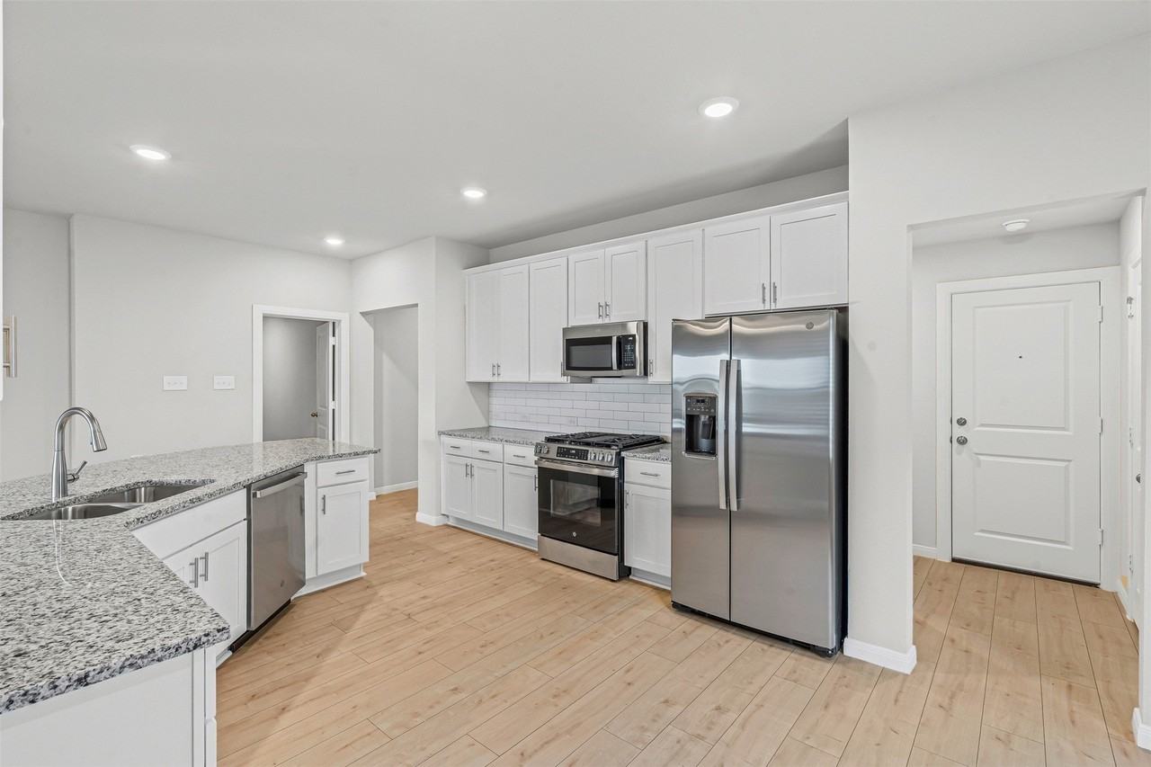 1336 Water Canna Dr - Photo 5 of 32