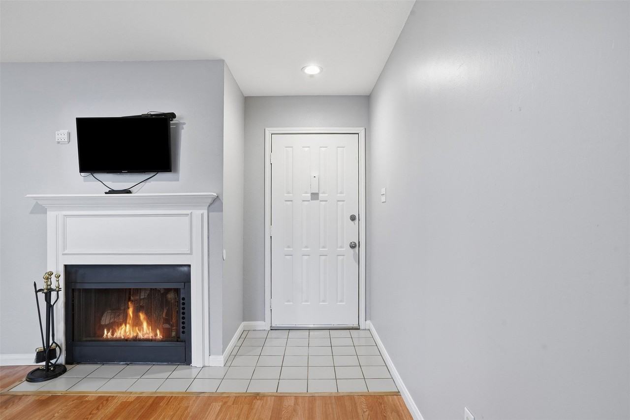 2535 Wedglea Dr #F127 - Photo 5 of 35