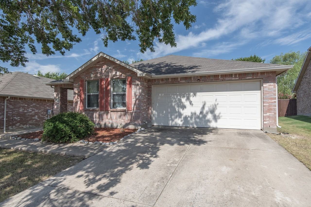 12667 Vandelia St - Photo 2 of 25