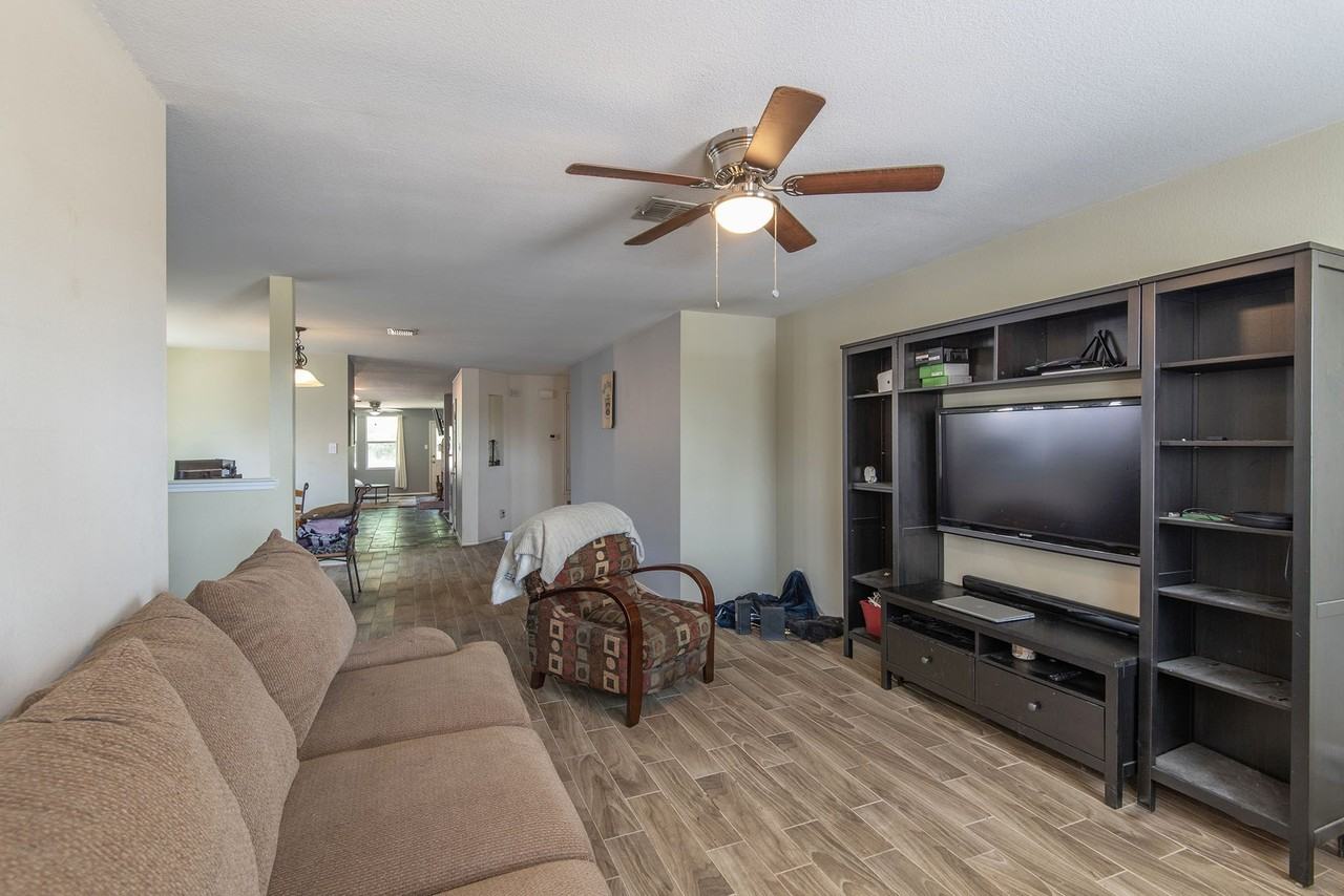 12667 Vandelia St - Photo 5 of 25