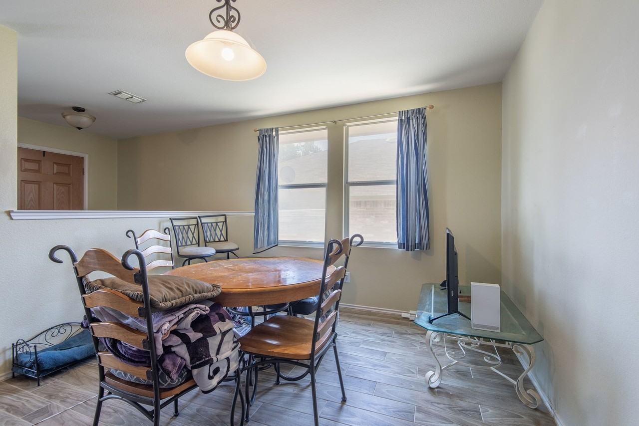 12667 Vandelia St - Photo 7 of 25