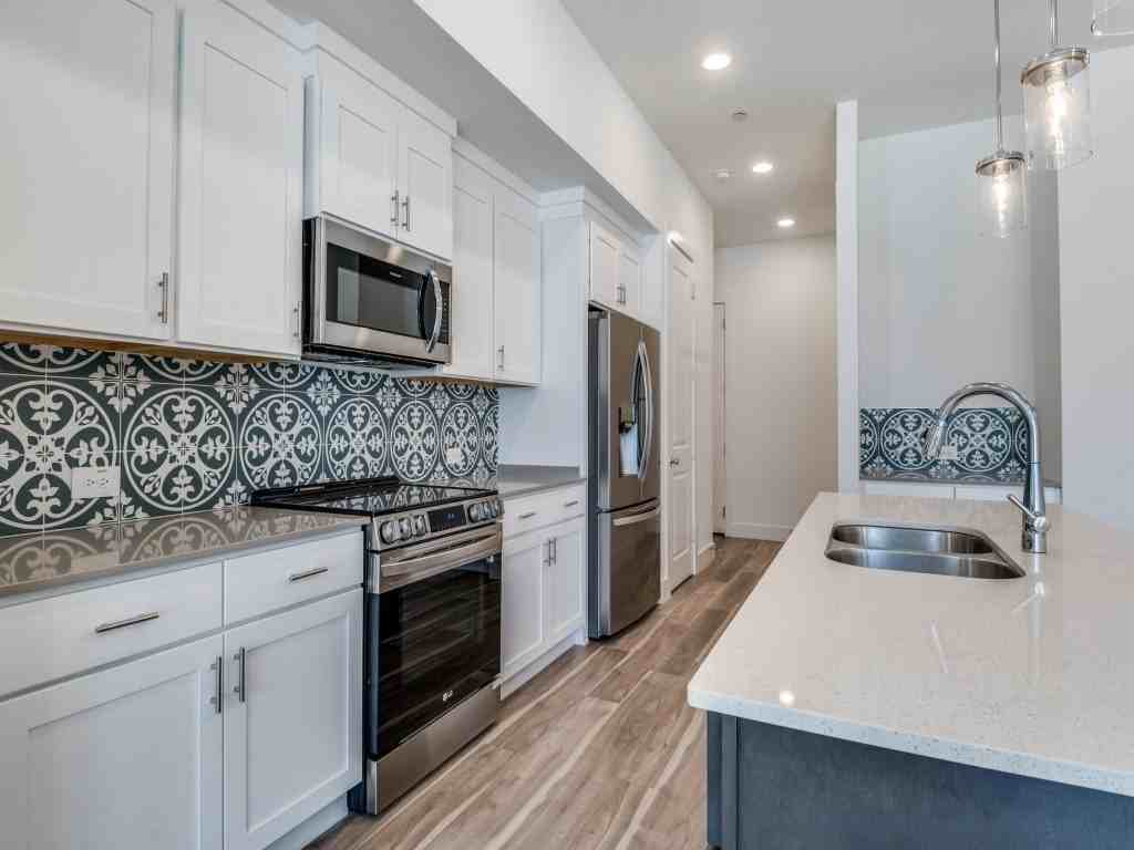 804 Eaglescliffe Lndg - Photo 6 of 25