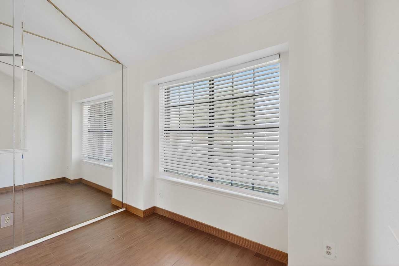 3305 Bucknell Dr - Photo 5 of 38