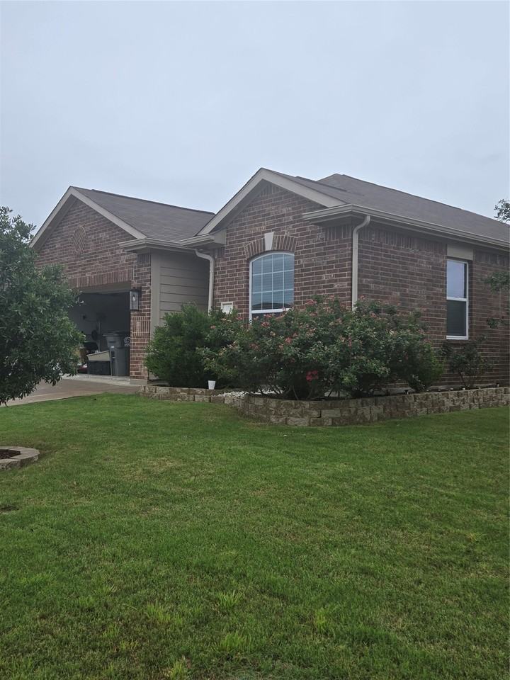 235 Magnolia Dr - Photo 4 of 26