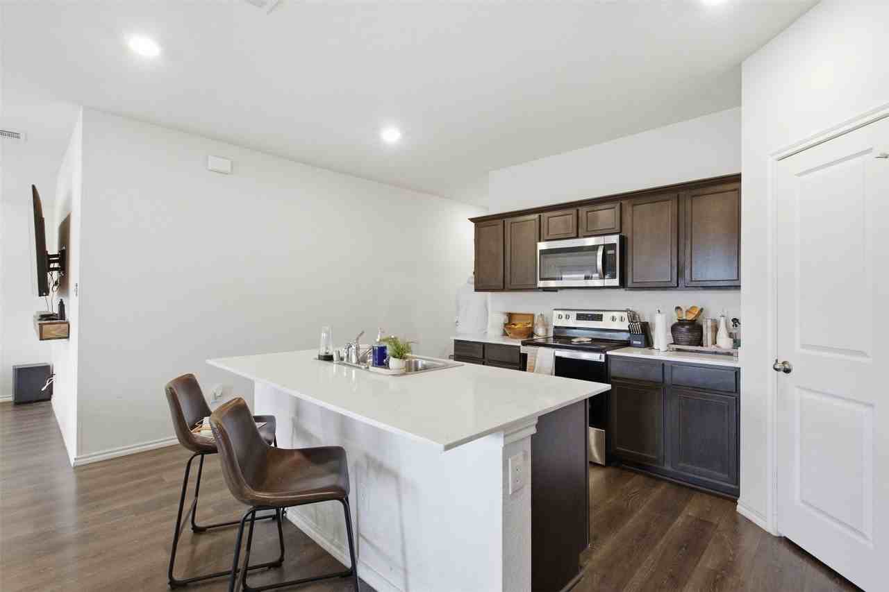 1200 Canterbury Ln - Photo 5 of 23