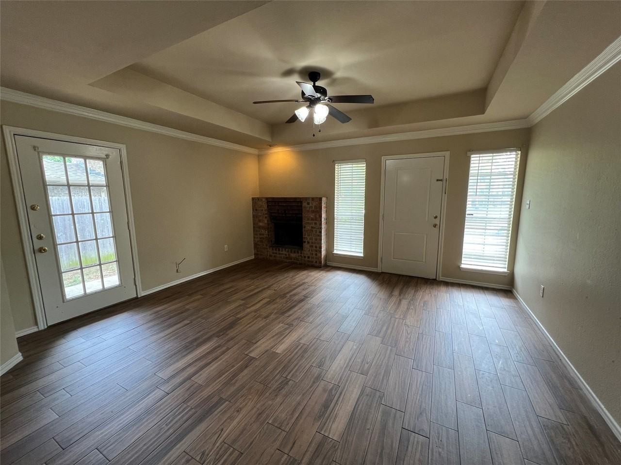 1809 Park Pl - Photo 4 of 15