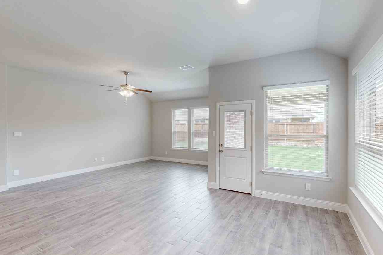 3017 Hampton Path - Photo 6 of 37