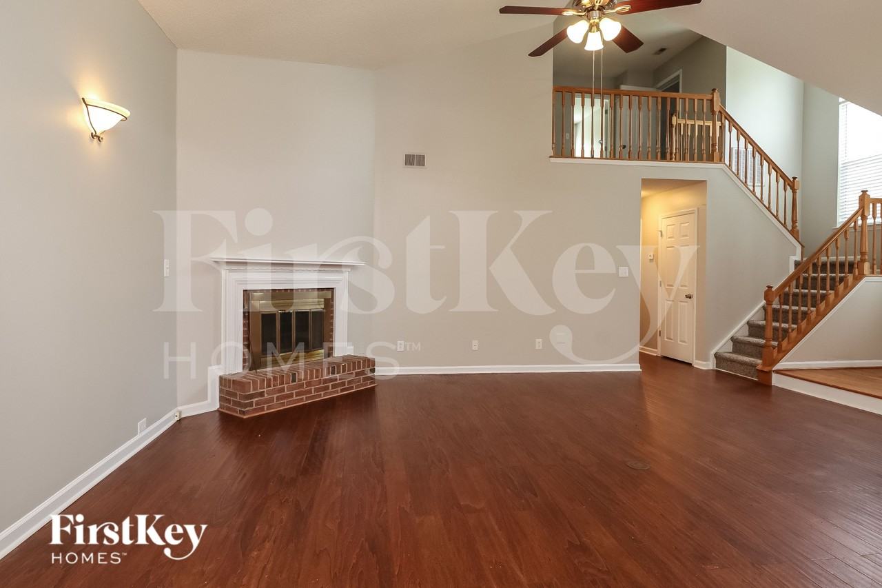 13224 Greycrest Dr - Photo 3 of 16