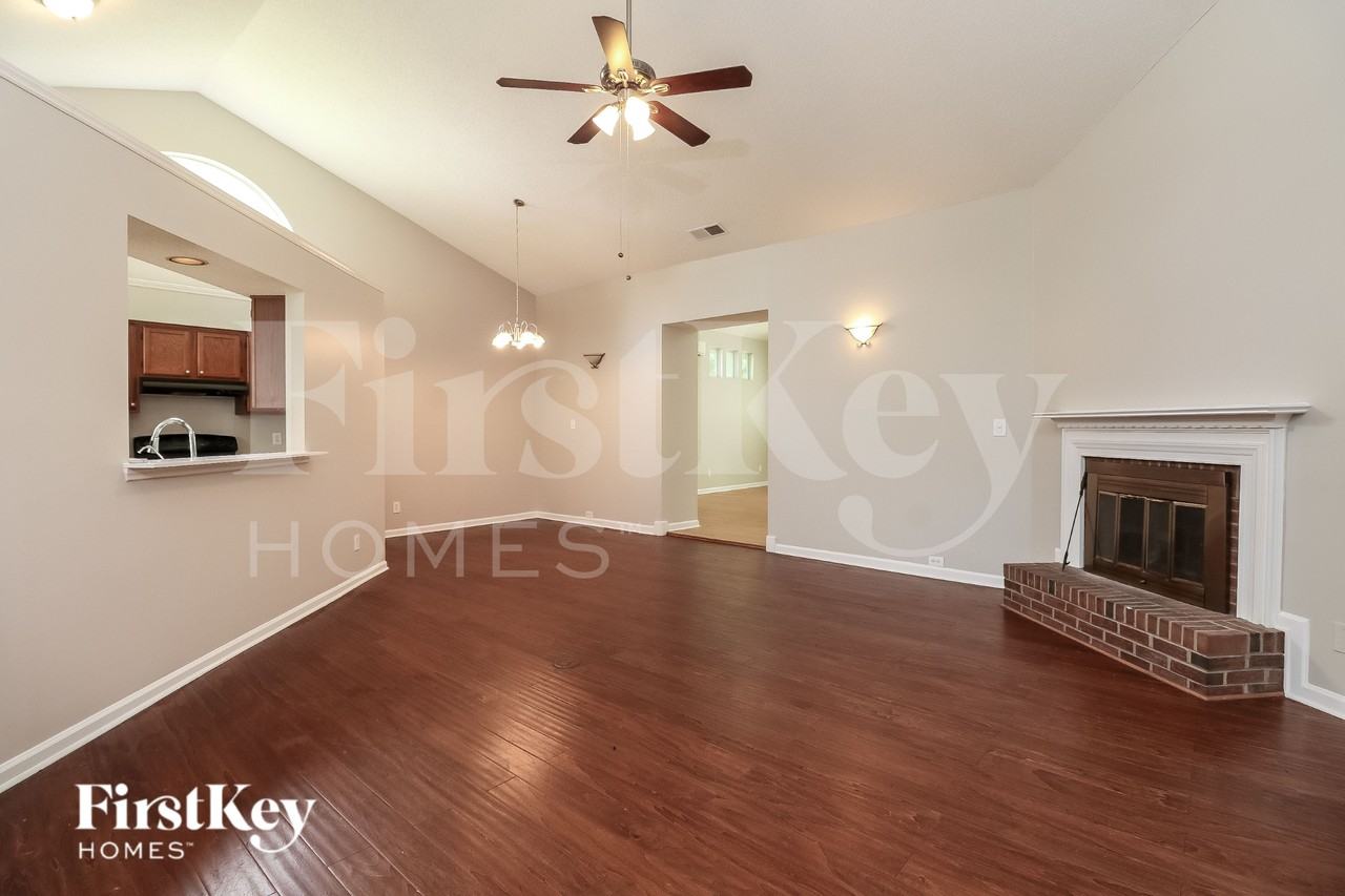 13224 Greycrest Dr - Photo 4 of 16