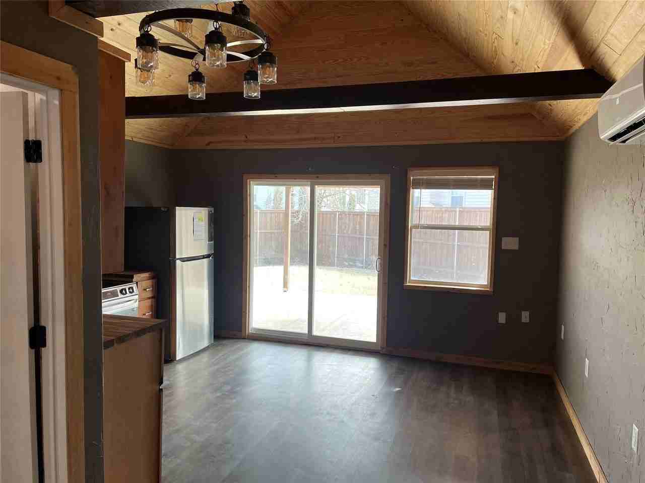 3403 Broadview Ct - Photo 2 of 9