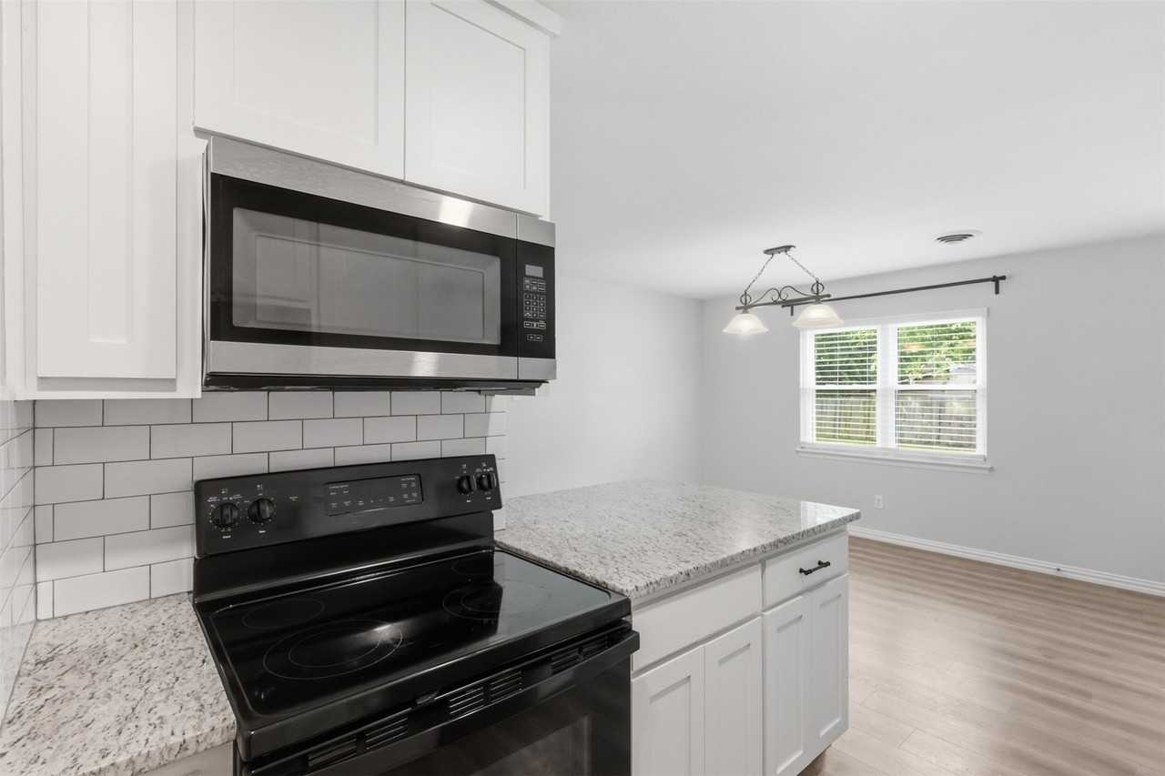 611 Crane Dr - Photo 6 of 16
