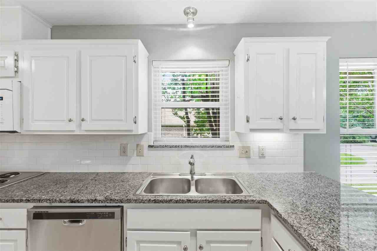 4545 Hartford Dr - Photo 7 of 25