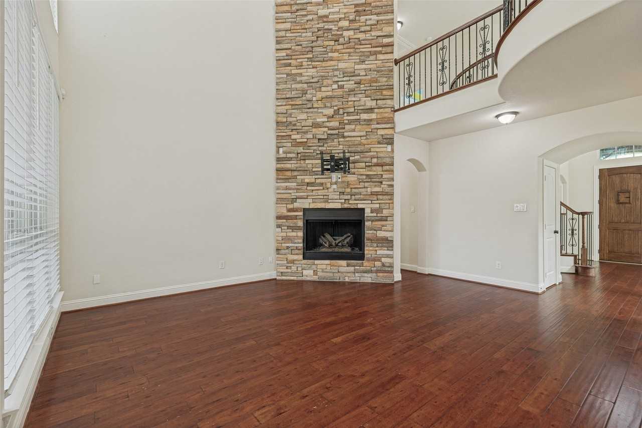 13261 Dianna Dr - Photo 2 of 14