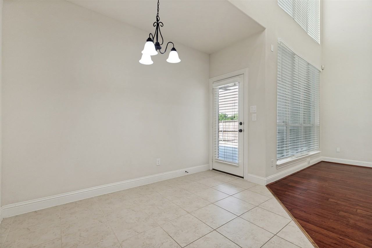 13261 Dianna Dr - Photo 3 of 14