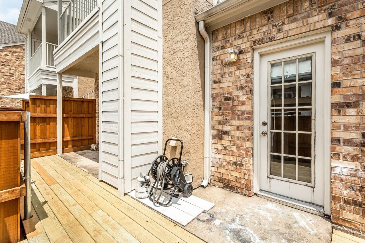 6210 Oram St #5 - Photo 6 of 23