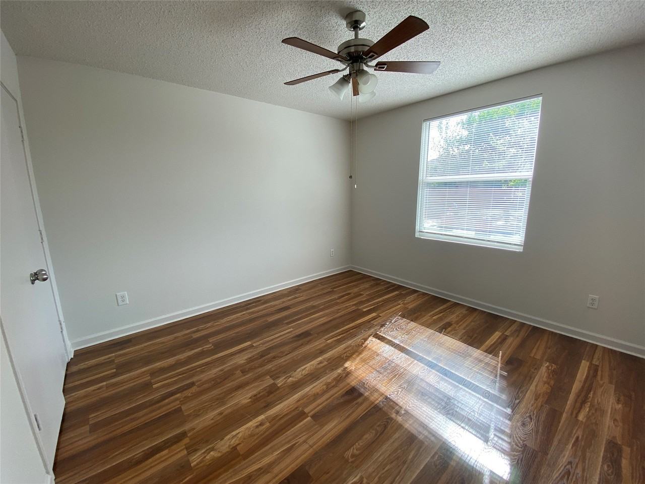618 Marbury Way - Photo 3 of 20