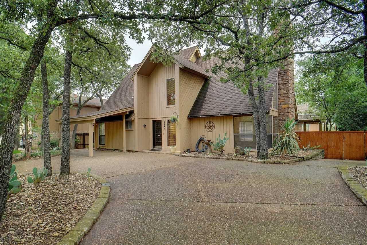 2923 Peninsula Dr