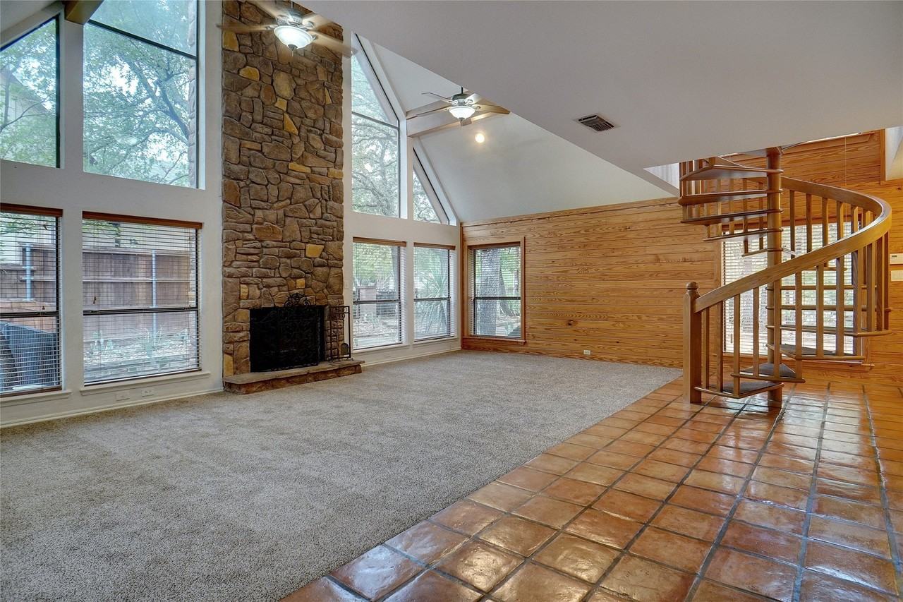 2923 Peninsula Dr - Photo 3 of 34