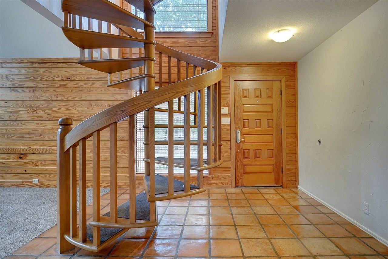2923 Peninsula Dr - Photo 7 of 34