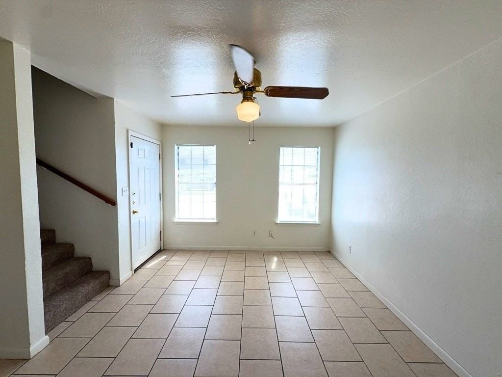 807 W Walnut St #C2 - Photo 2 of 18
