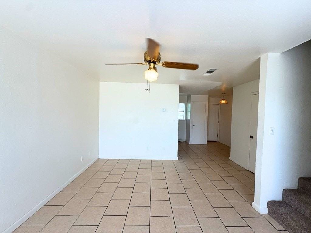 807 W Walnut St #C2 - Photo 4 of 18