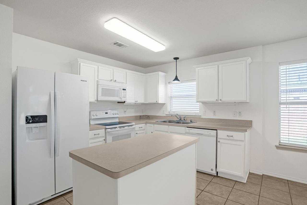 4507 Falcon Dr - Photo 6 of 25