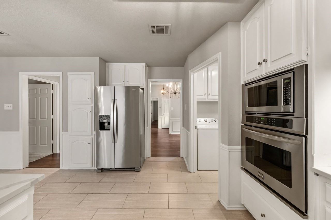 2509 Woodfield Way - Photo 4 of 23