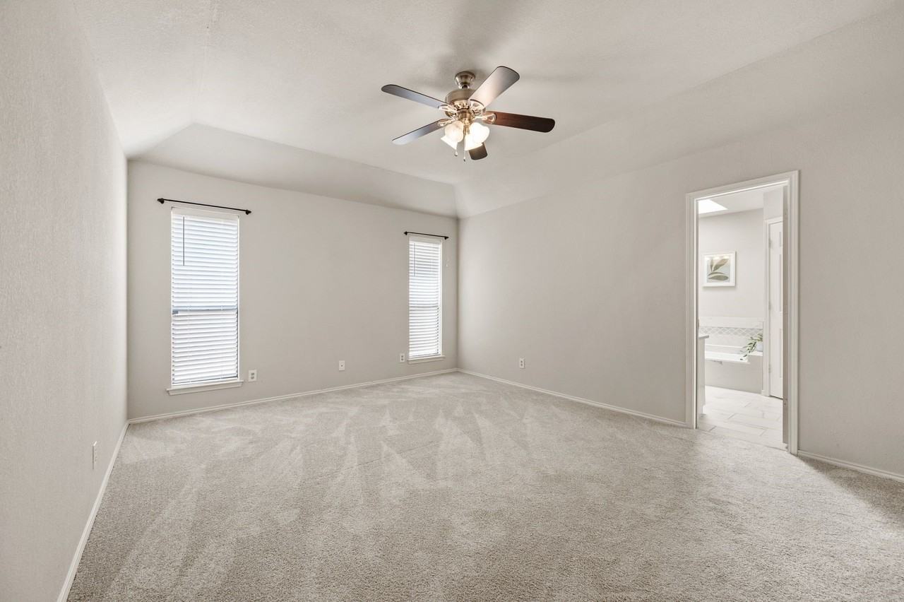 2509 Woodfield Way - Photo 7 of 23
