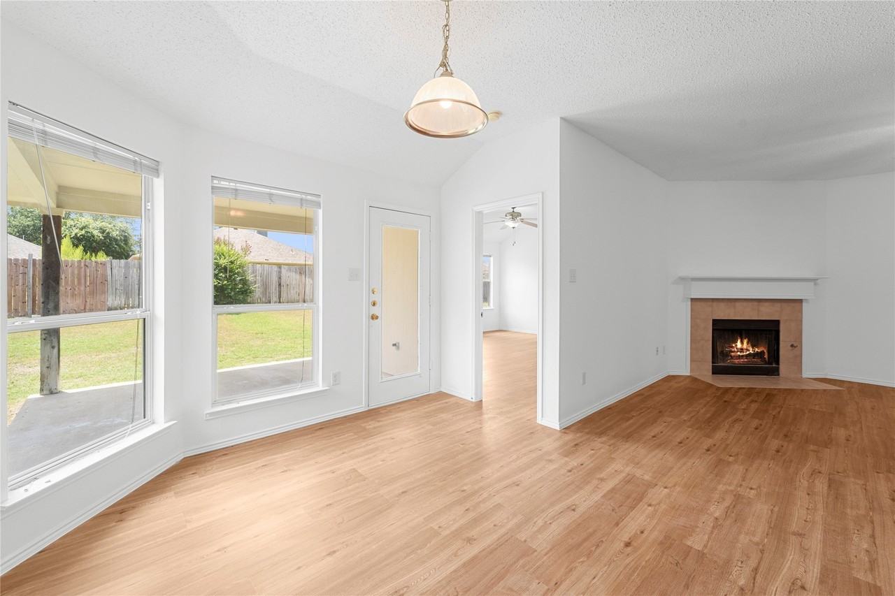 9825 Tyler Dr - Photo 4 of 31
