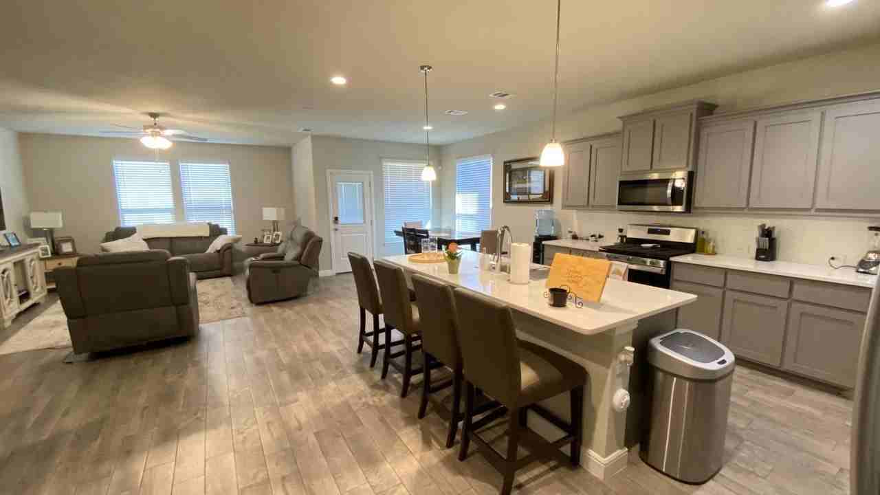 252 Drumcliffe Dr - Photo 4 of 22