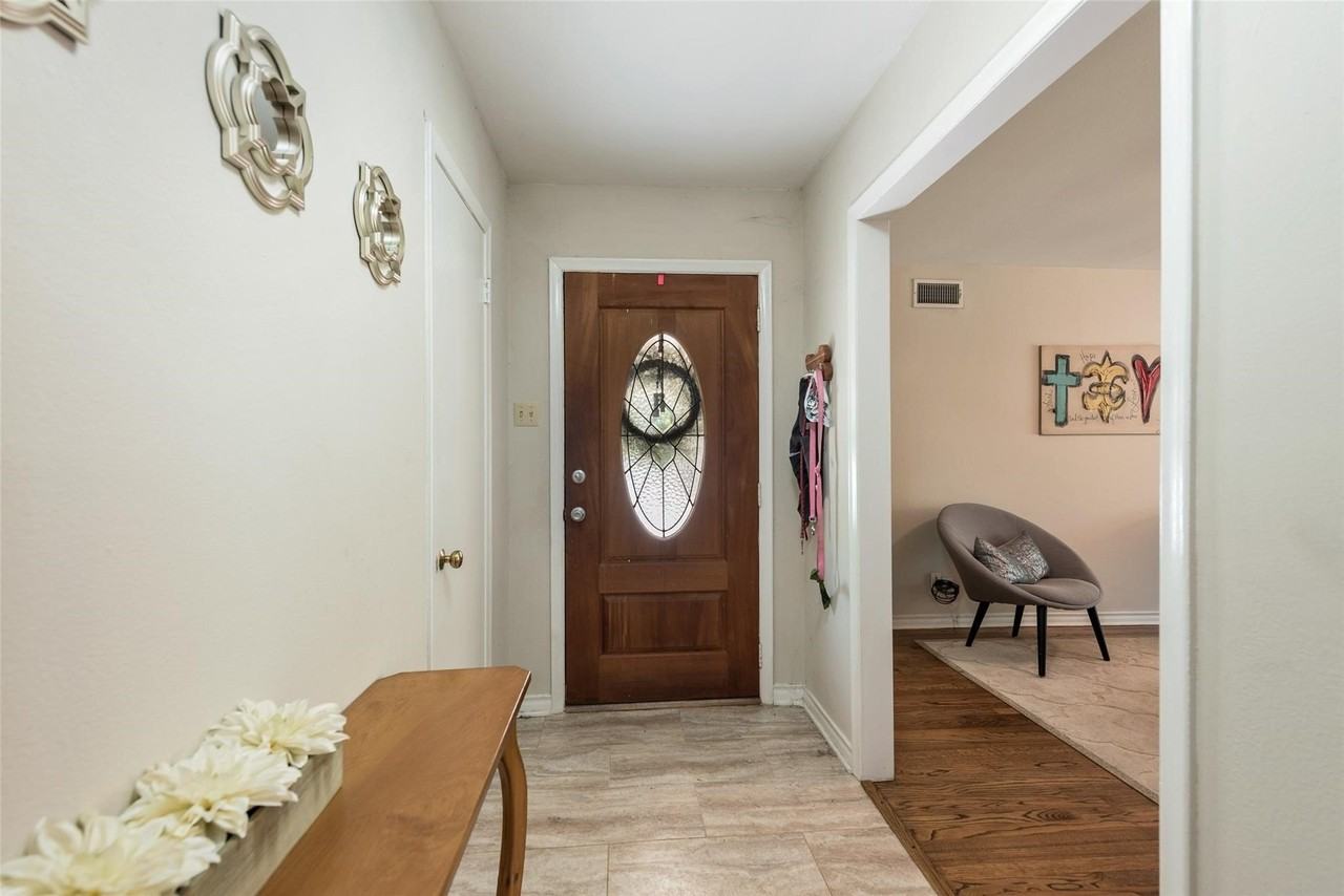 7204 Bucknell Dr - Photo 2 of 14