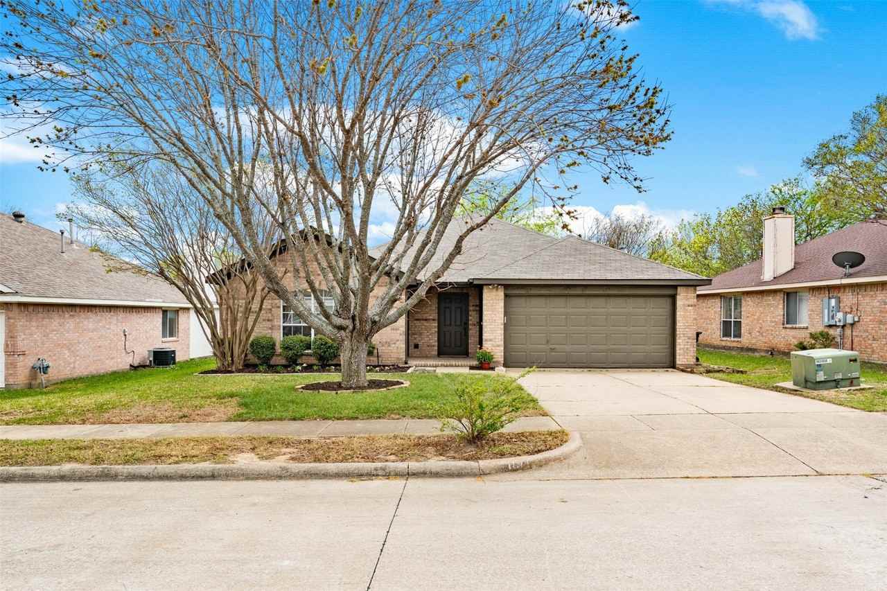 1011 Ridgecrest Dr - Photo 2 of 31