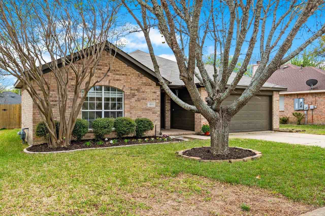 1011 Ridgecrest Dr - Photo 3 of 31