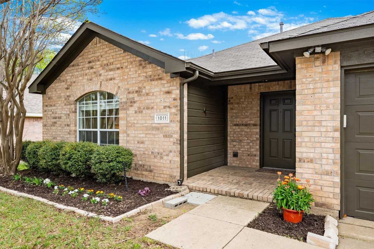 1011 Ridgecrest Dr - Photo 6 of 31