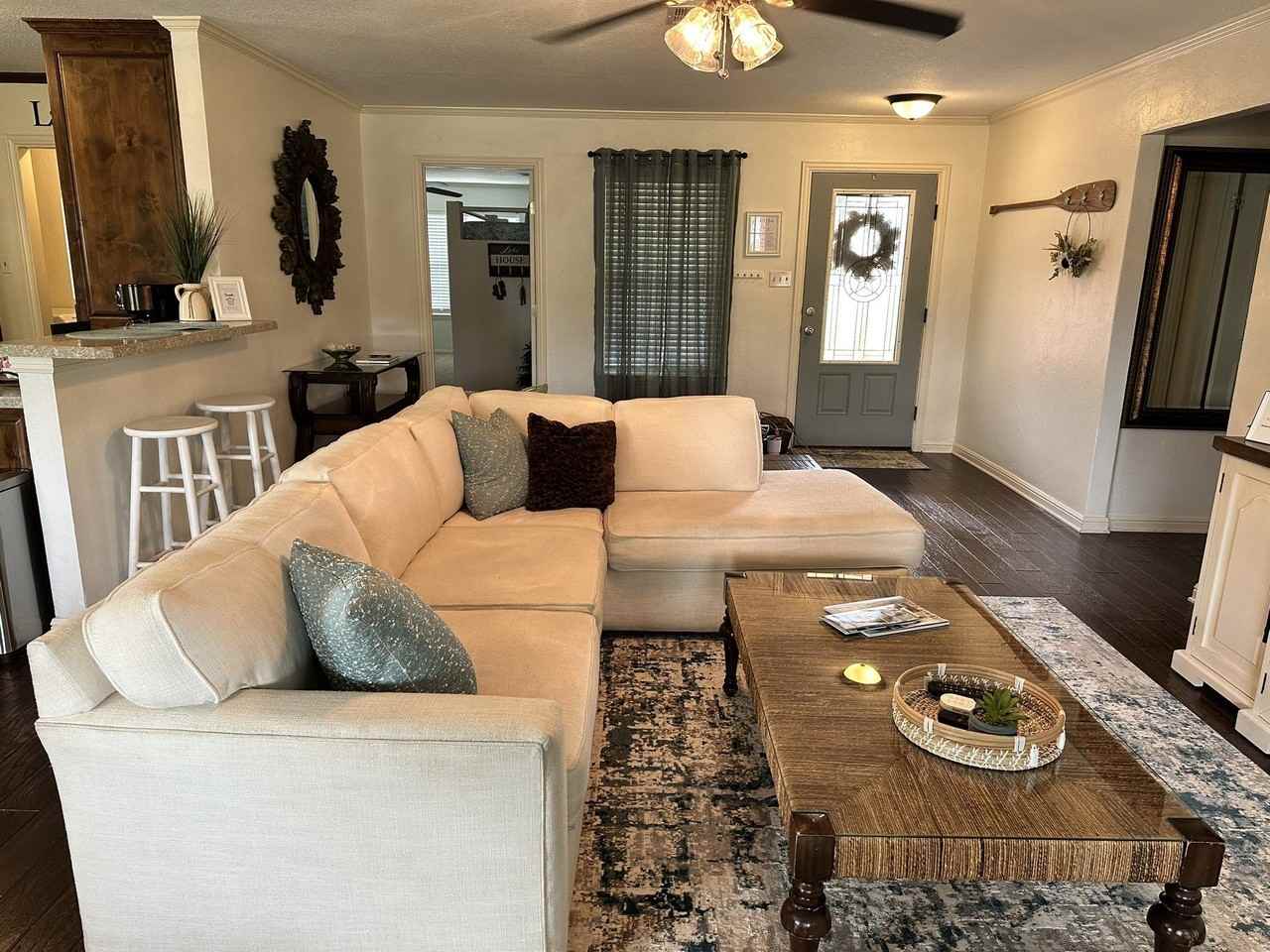 3713 Lake Vista Ct - Photo 3 of 27