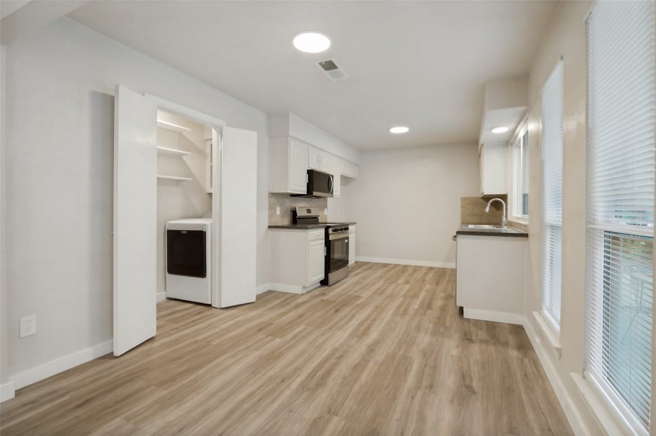 2208 Placid Dr - Photo 4 of 11