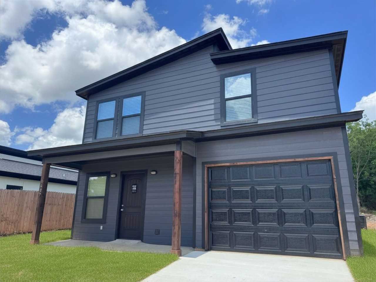 3607 Sioux Trl - Photo 2 of 23