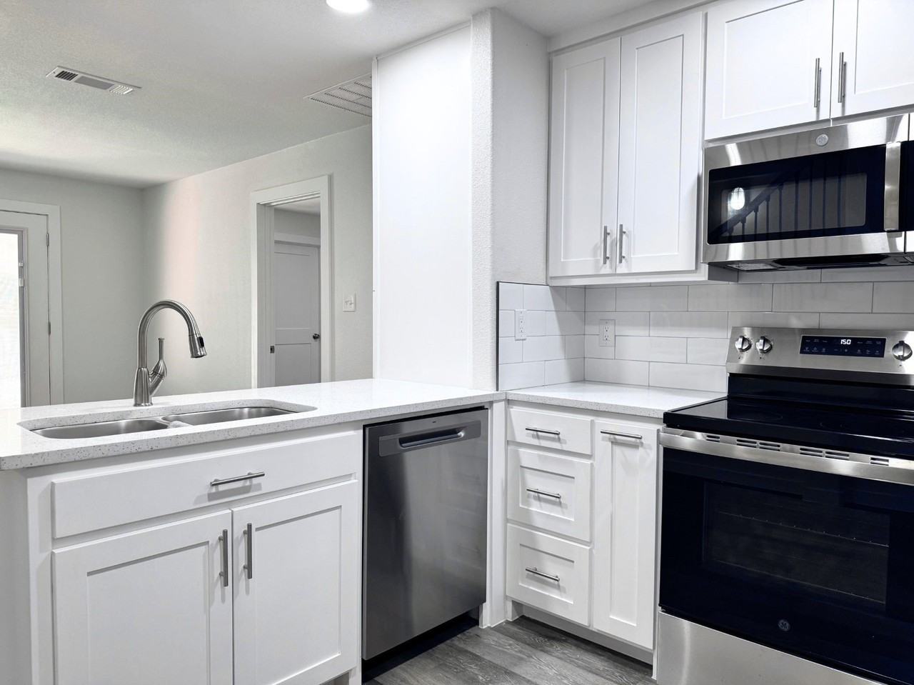 3607 Sioux Trl - Photo 5 of 23