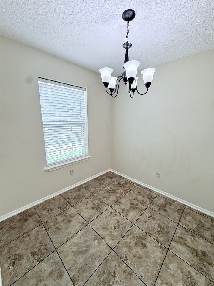 620 Race St #A - Photo 6 of 13