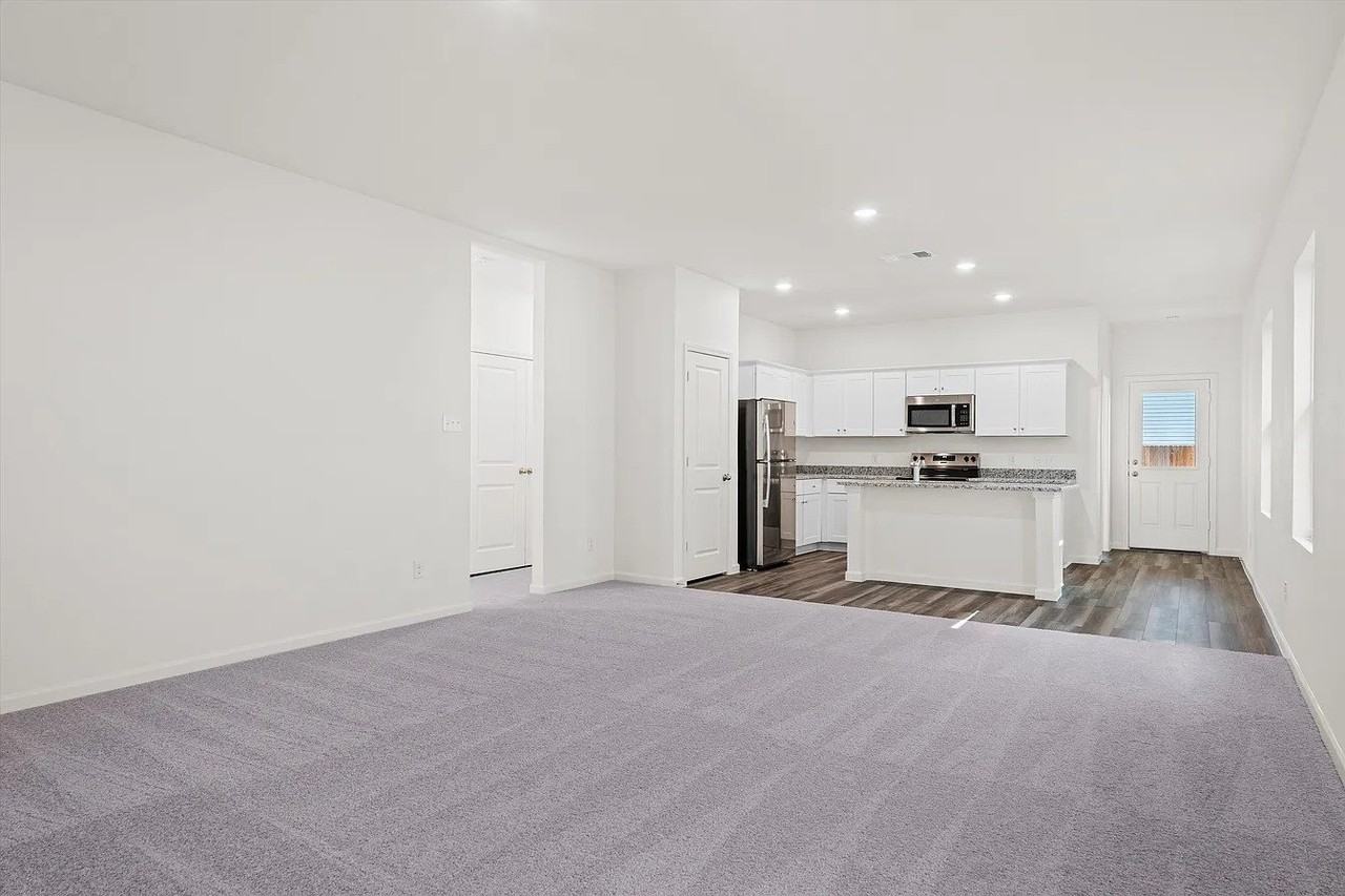 125 Three Chimneys Ln - Photo 4 of 14