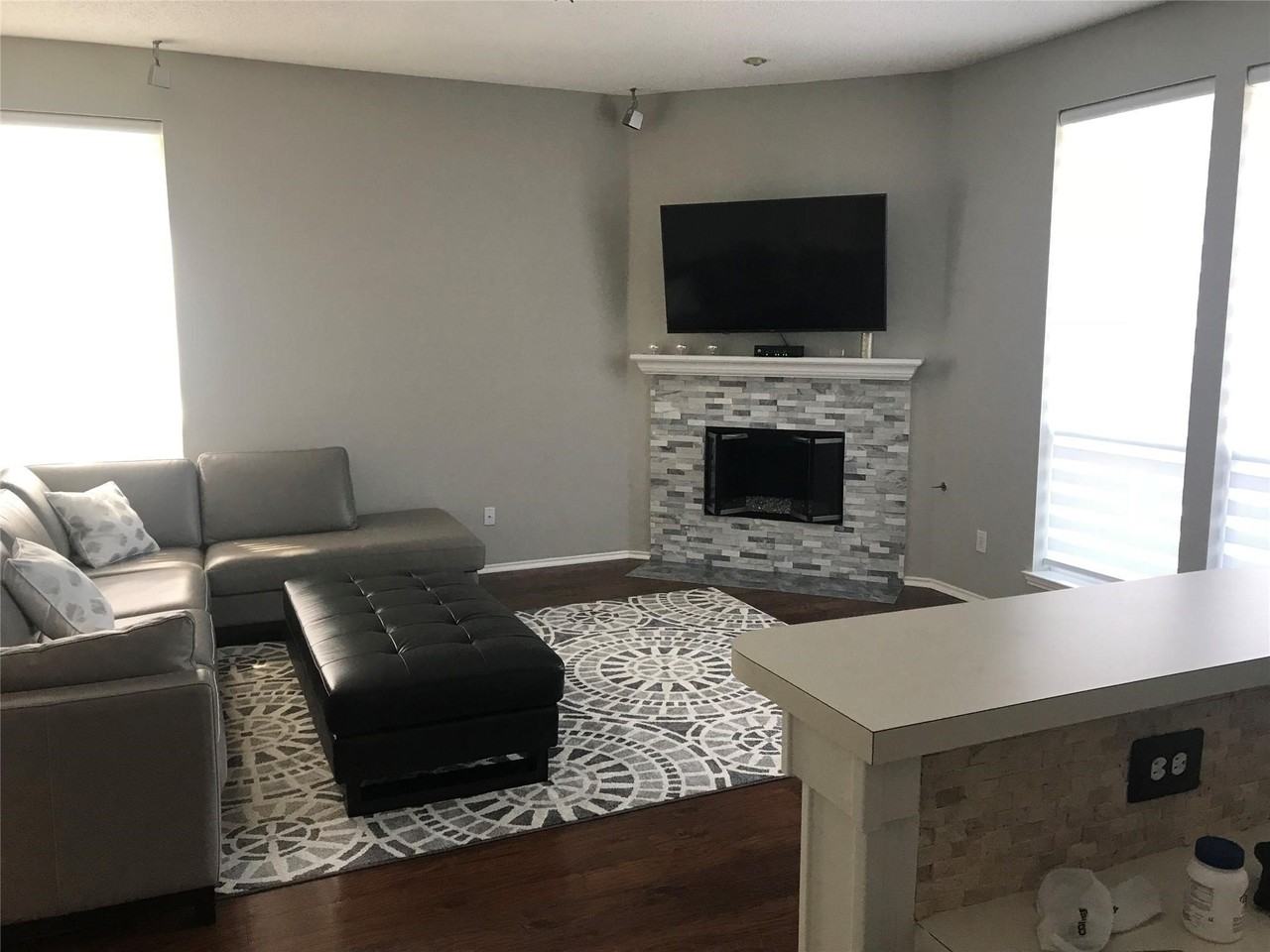 8410 Stoneview Dr - Photo 5 of 32