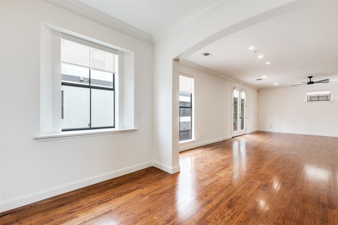 5804 Hudson St #B - Photo 4 of 23