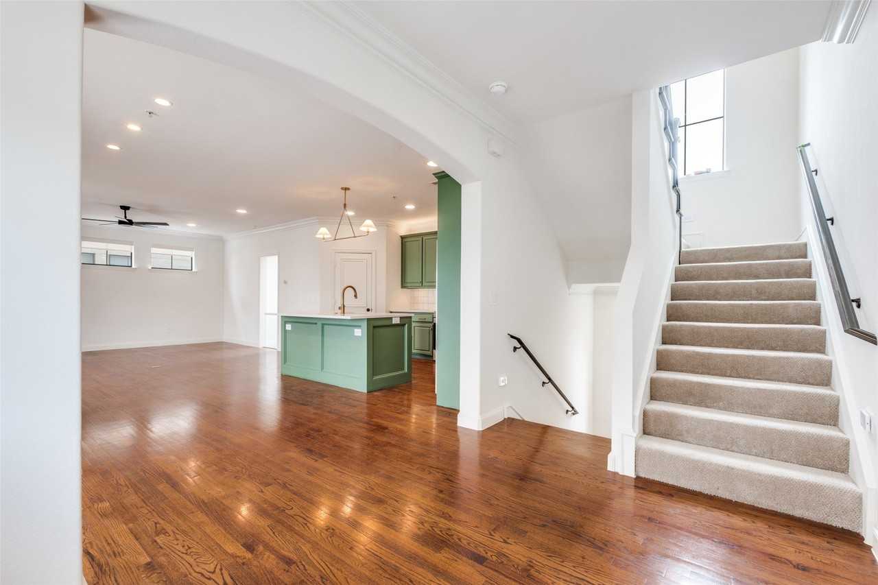 5804 Hudson St #B - Photo 5 of 23